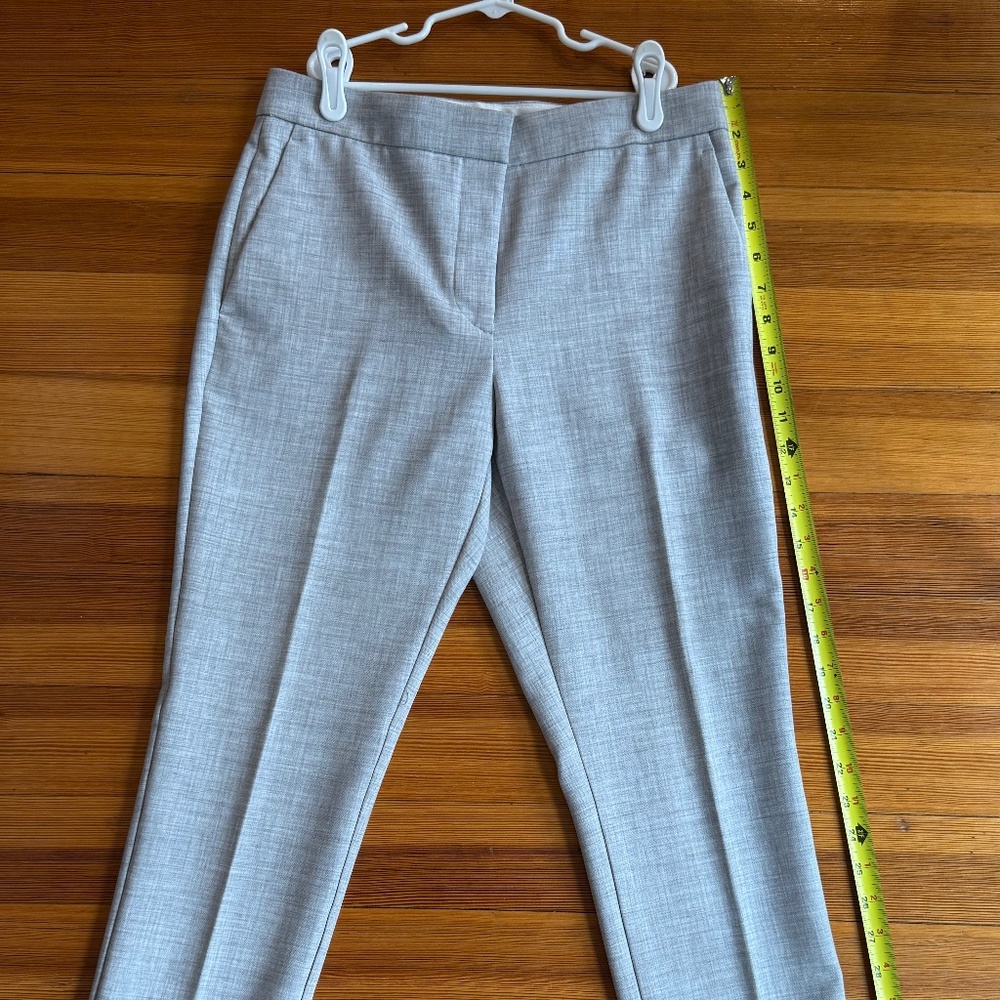 Ann Taylor Gray cropped work pants Petite Size 6